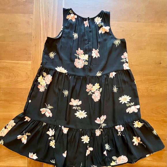 ~Grab It While You Can Sale~
LOFT Outlet Floral Babydoll Dress. XXSP Like New - Picture 2 of 7